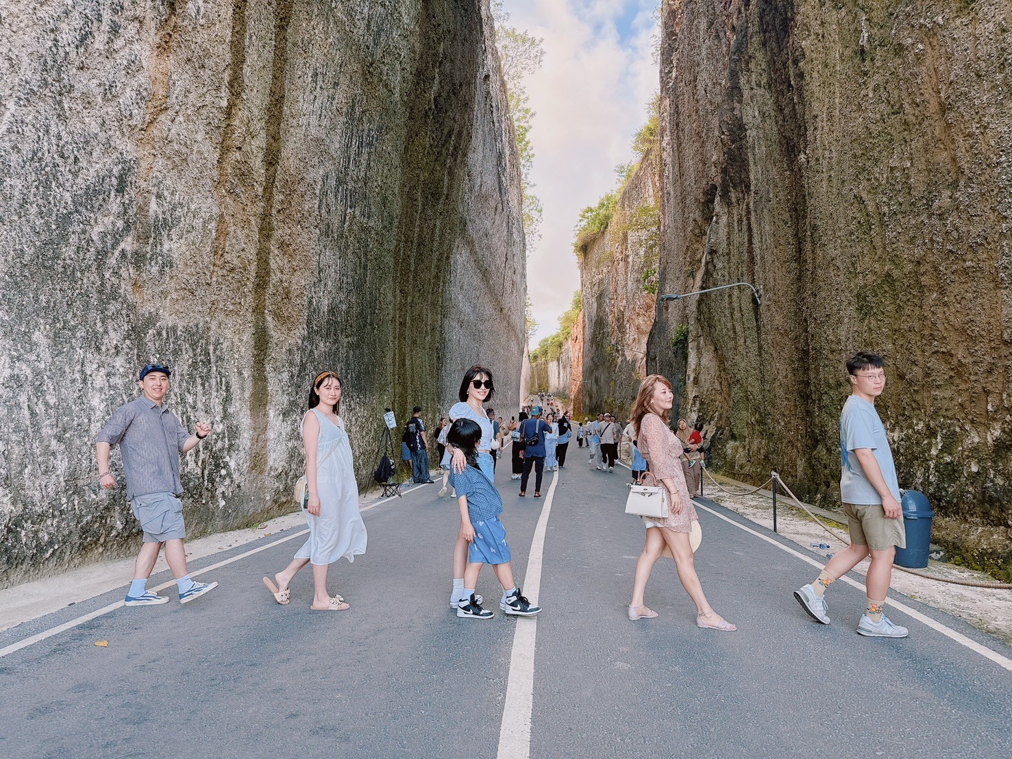 LINE_ALBUM_印尼🇮🇩 峇厘島_250606_142_2025-09-12_172939